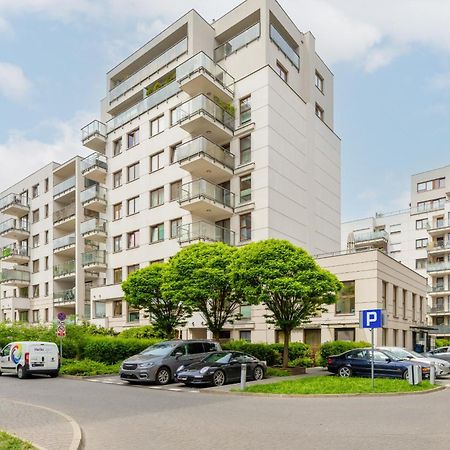 City Apartment With Parking Near Metro Mlociny By Noclegi Renters Varsó Kültér fotó