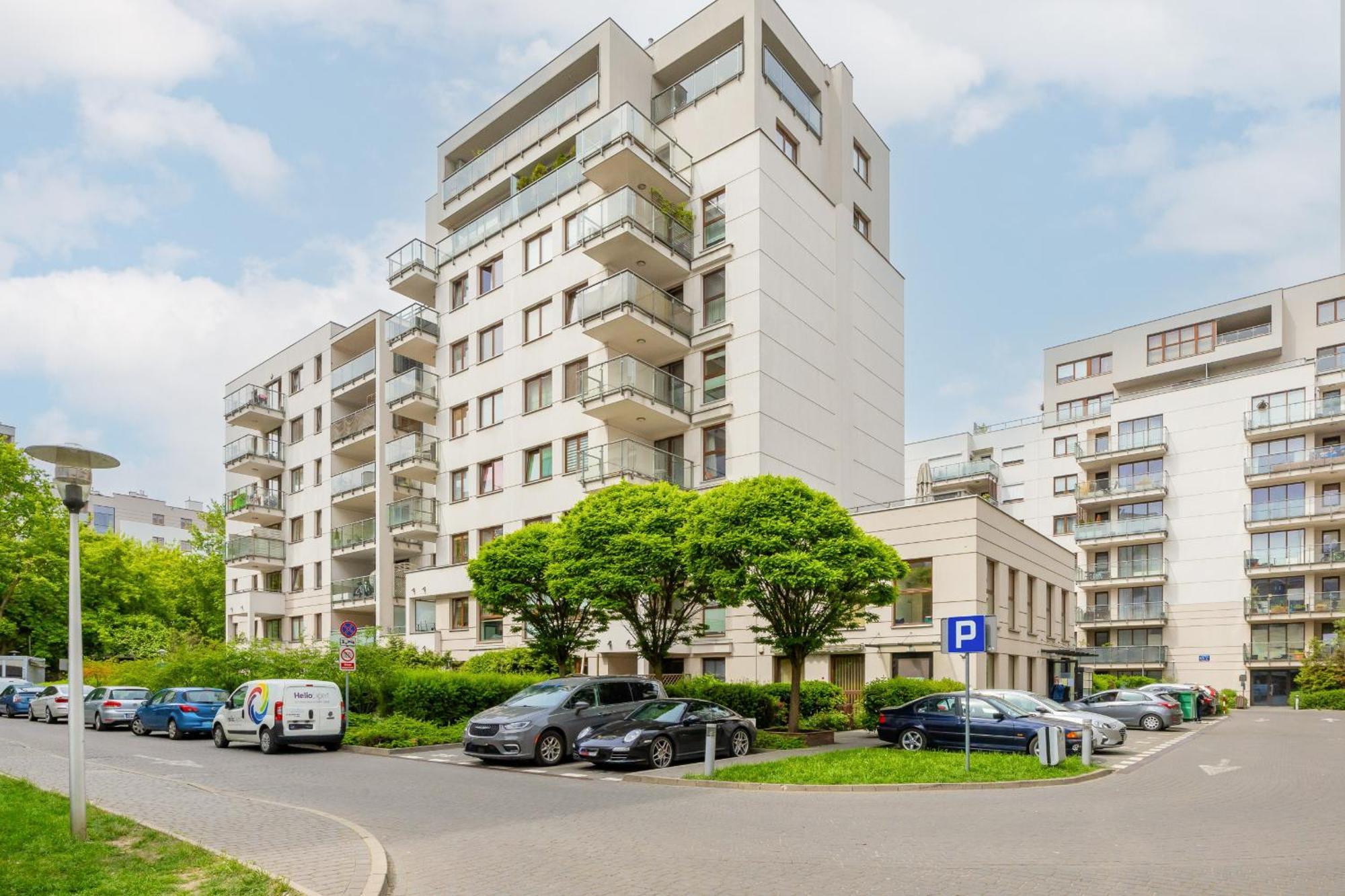 City Apartment With Parking Near Metro Mlociny By Noclegi Renters Varsó Kültér fotó
