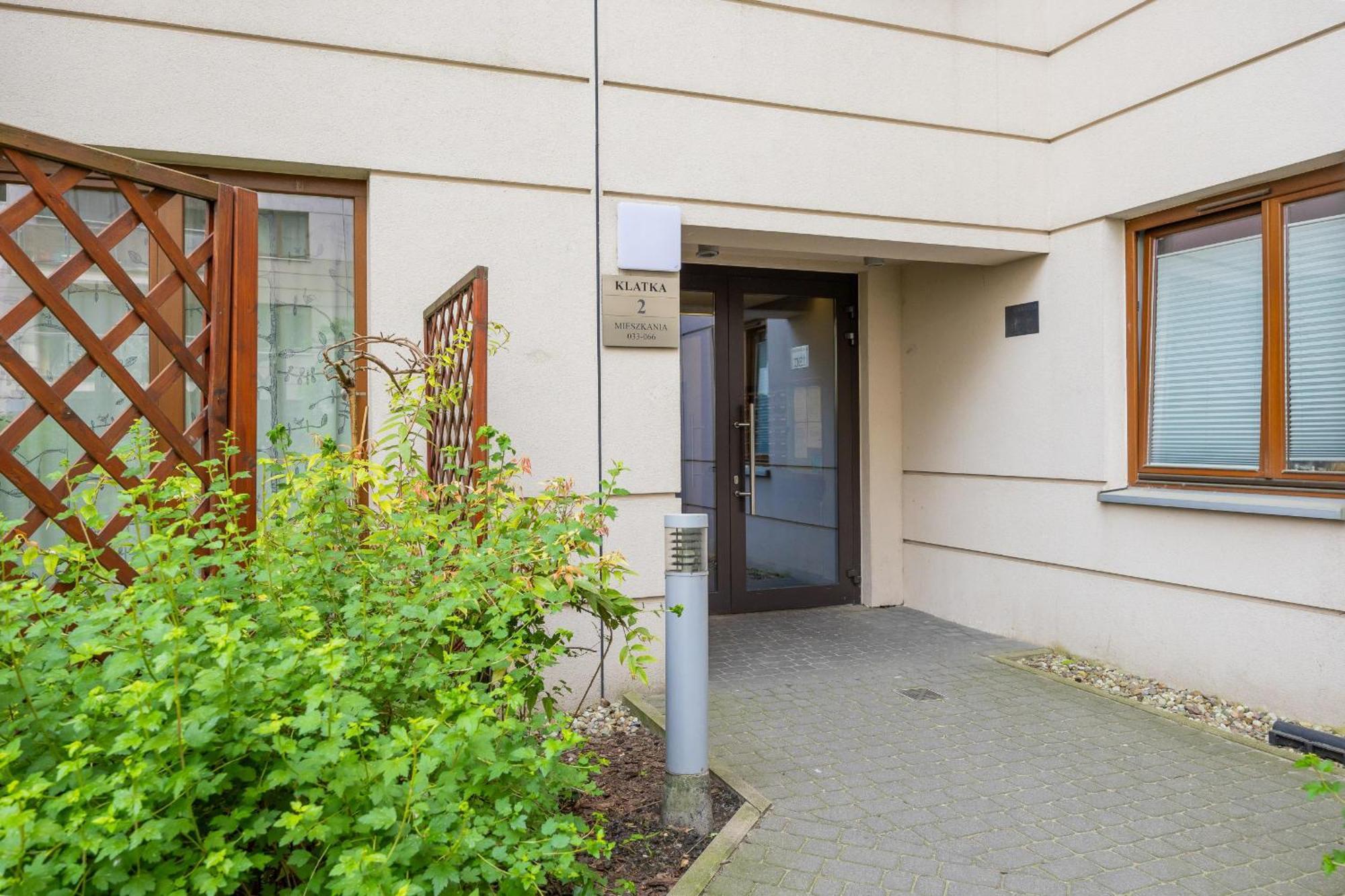 City Apartment With Parking Near Metro Mlociny By Noclegi Renters Varsó Kültér fotó